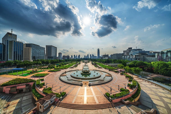 泉城廣場，20周年了！