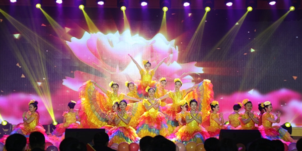 1-02、房地產(chǎn)公司、物業(yè)公司開場舞《春?！?jpg