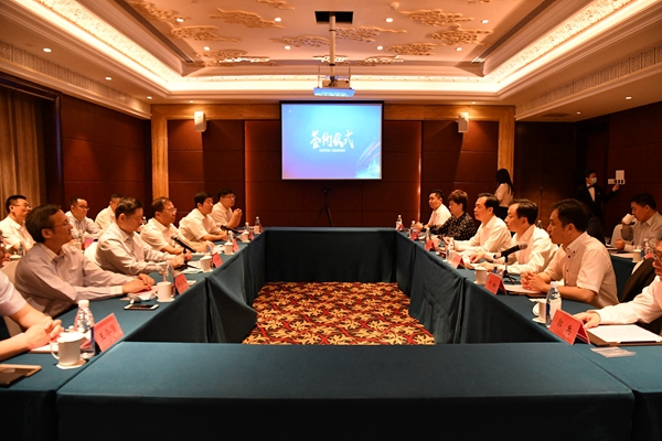 市中區(qū)政府、中國鐵塔山東省分公司、山東三箭集團(tuán)舉行項(xiàng)目合作簽約儀式